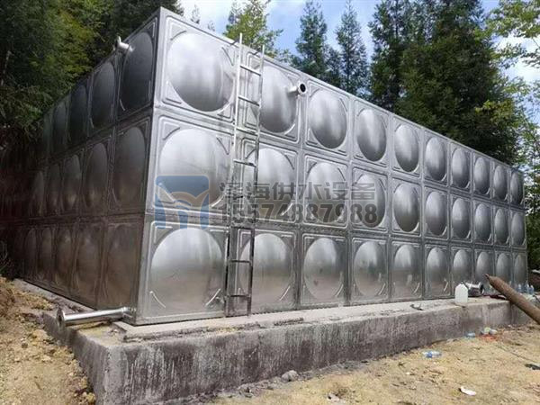 醴陵市農村飲水工程用<a href=http://www.erwz.cn/ target=_blank class=infotextkey>不銹鋼水箱</a>