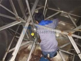 生活水箱清洗，半年清洗一次并消毒殺菌一次